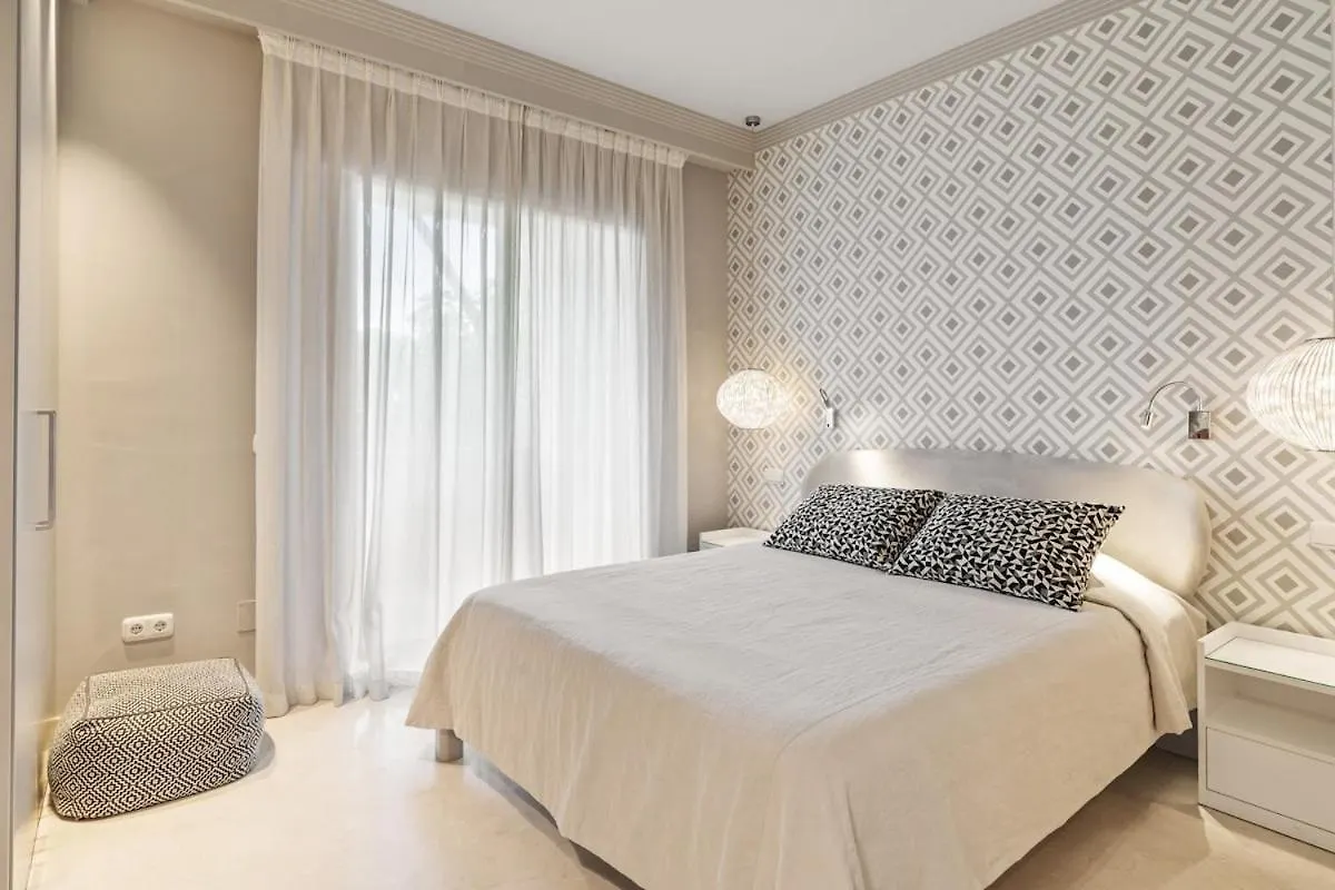 Apartment With A Garden Near The Sea In Gran Bahia De Marbella 0*,
