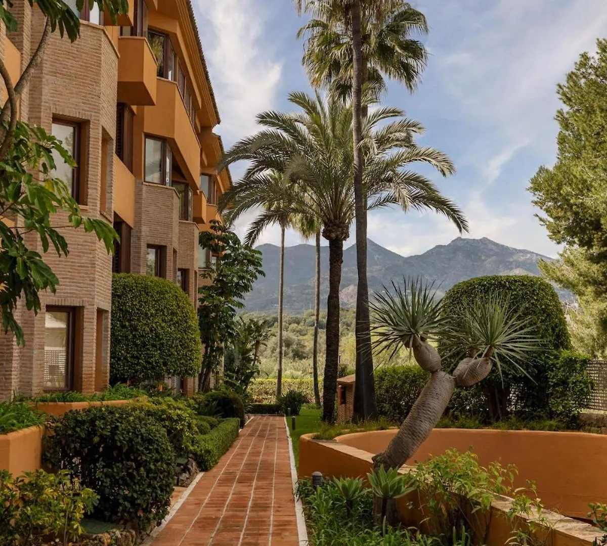 Apartment With A Garden Near The Sea In Gran Bahia De Marbella Španělsko