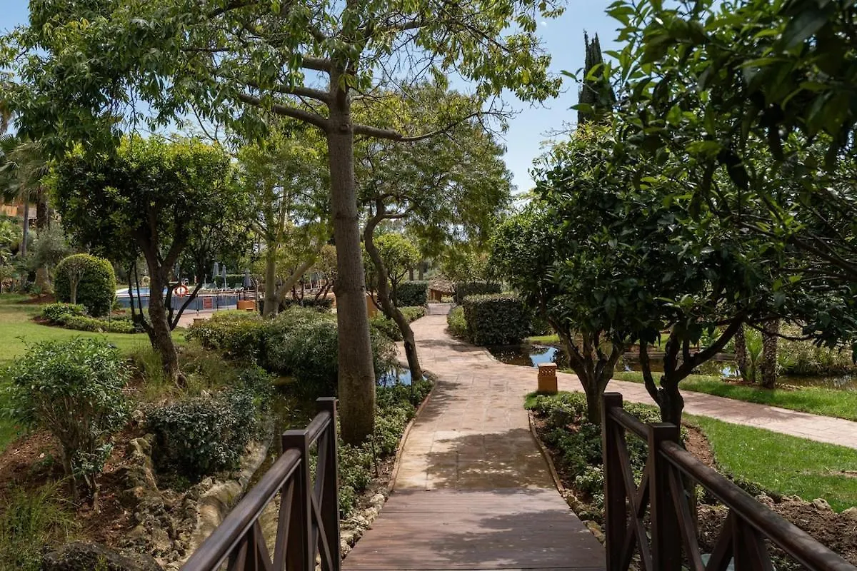 Apartment With A Garden Near The Sea In Gran Bahia De Marbella Španělsko